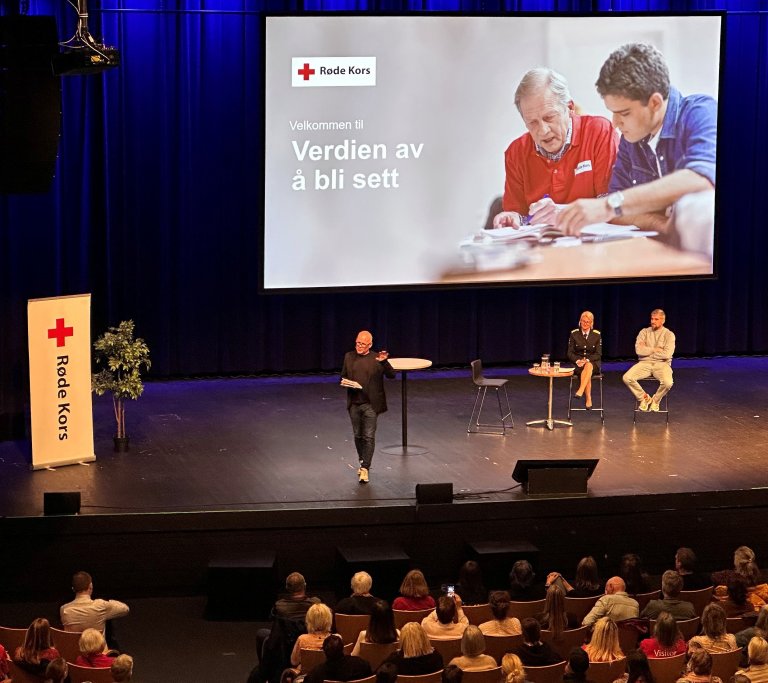 Beskåret Røde kors og Kriminalomsorgen IMI Stavanger april 2025 Leo Aikic og Tanja Rosså Ødegård.jpg